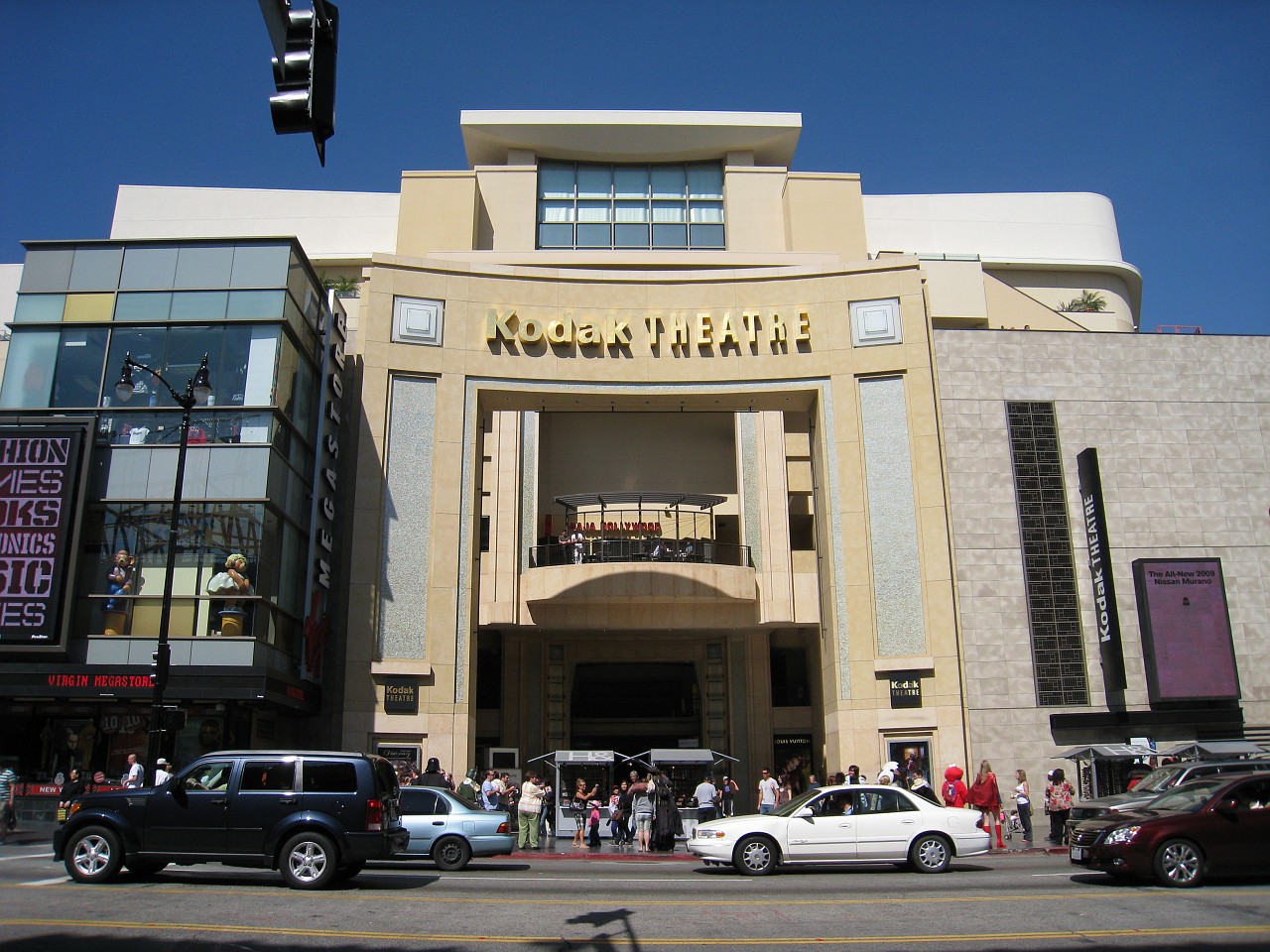 1221 California 2008-03 LA Scene.jpg - A visit to the Los Angeles California area in March of 2008. Activities ranged from Monets at the Getty, street hawkers at Venice Beach, movie look-alikes at Grauman's Chinese Theatre, to the Mission at San Juan Capistrano.